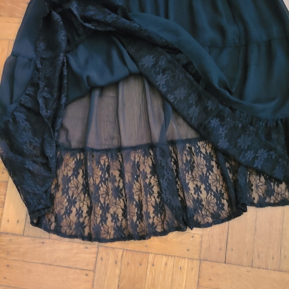 Perfect sheer maxi skirt Hp🔥🔥🔥 - Picture 3 of 4